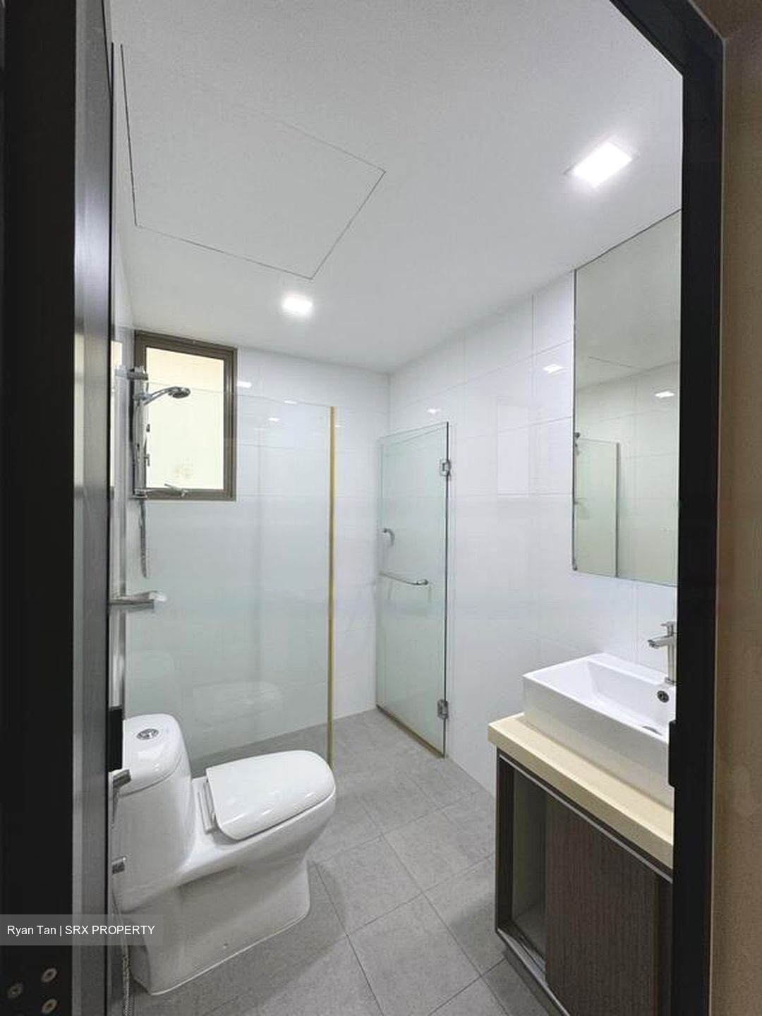Landbay Condominium (D16), Condominium #458706631